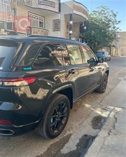 جیپ گراند شیرۆکی